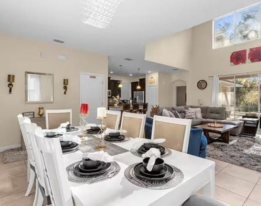 8802 Bamboo Palm Court - Photo Thumbnail 13