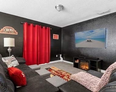8802 Bamboo Palm Court - Photo Thumbnail 38