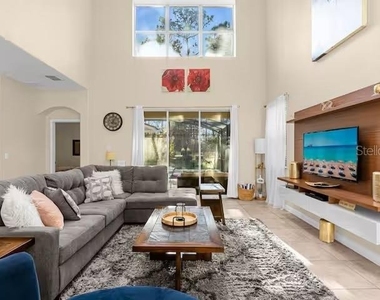 8802 Bamboo Palm Court - Photo Thumbnail 6