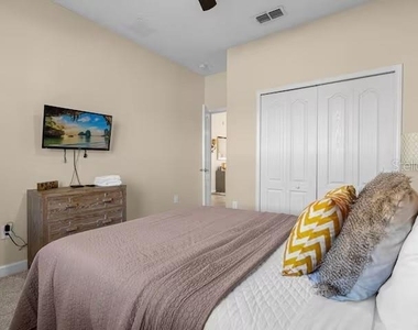 8802 Bamboo Palm Court - Photo Thumbnail 25