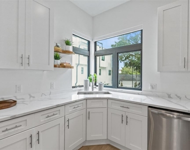 758 Highland Avenue - Photo Thumbnail 13