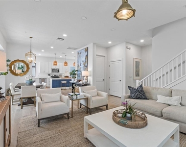 758 Highland Avenue - Photo Thumbnail 9