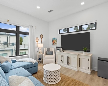 758 Highland Avenue - Photo Thumbnail 27
