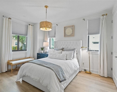 758 Highland Avenue - Photo Thumbnail 4
