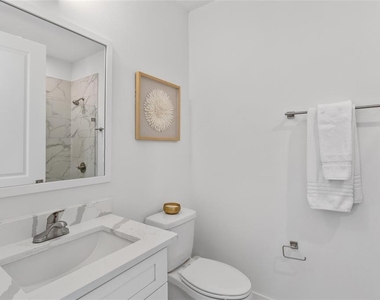 758 Highland Avenue - Photo Thumbnail 6