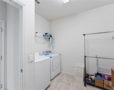3624 Vega Creek Drive - Photo Thumbnail 13