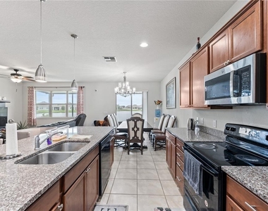 3624 Vega Creek Drive - Photo Thumbnail 9