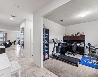 3624 Vega Creek Drive - Photo Thumbnail 4
