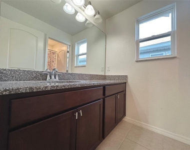 177 Bella Verano Way - Photo Thumbnail 21