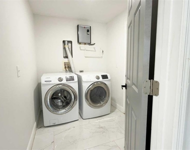 1414 E Harding Street - Photo Thumbnail 12