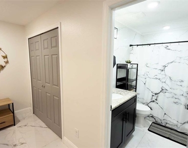 1414 E Harding Street - Photo Thumbnail 19