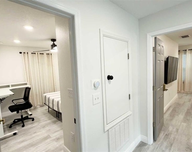 1414 E Harding Street - Photo Thumbnail 28