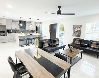 1414 E Harding Street - Photo Thumbnail 3