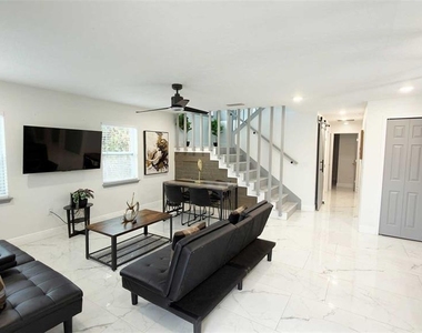 1414 E Harding Street - Photo Thumbnail 2