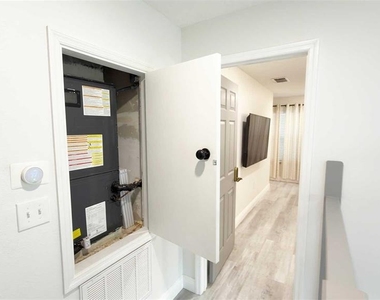 1414 E Harding Street - Photo Thumbnail 33