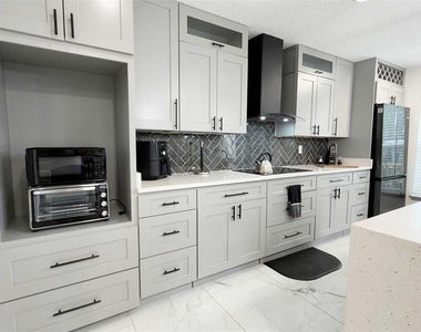 1414 E Harding Street - Photo Thumbnail 11