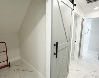 1414 E Harding Street - Photo Thumbnail 15