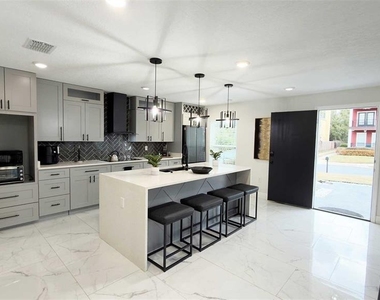 1414 E Harding Street - Photo Thumbnail 7