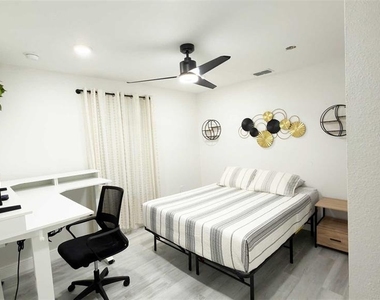 1414 E Harding Street - Photo Thumbnail 31
