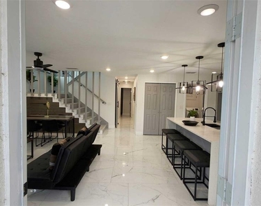 1414 E Harding Street - Photo Thumbnail 1