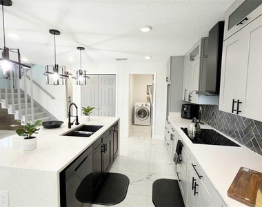 1414 E Harding Street - Photo Thumbnail 9