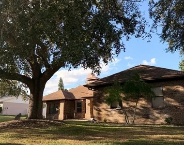 1102 Sugartree Drive S - Photo Thumbnail 8