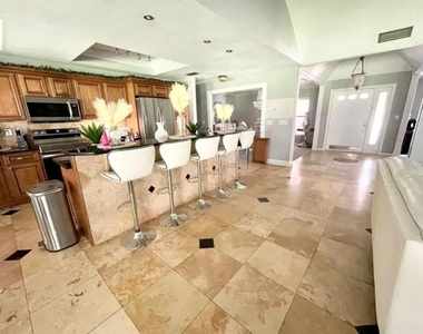 1102 Sugartree Drive S - Photo Thumbnail 2