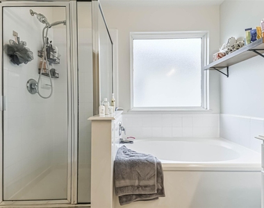 22538 Goss Spring Court - Photo Thumbnail 16