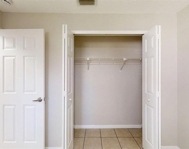 224 W Mcclendon Street - Photo Thumbnail 19