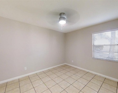 224 W Mcclendon Street - Photo Thumbnail 18
