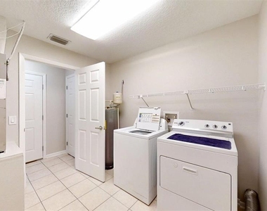 224 W Mcclendon Street - Photo Thumbnail 25