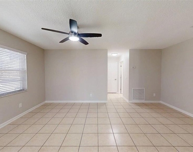 224 W Mcclendon Street - Photo Thumbnail 13