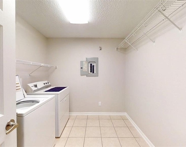 224 W Mcclendon Street - Photo Thumbnail 26