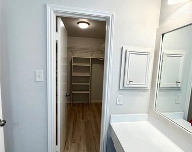 19114 Indian Grass Drive - Photo Thumbnail 9