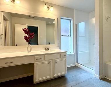 19114 Indian Grass Drive - Photo Thumbnail 8