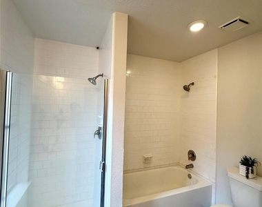 19114 Indian Grass Drive - Photo Thumbnail 10
