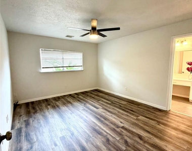 19114 Indian Grass Drive - Photo Thumbnail 7