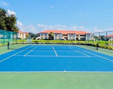 1010 Villagio Circle - Photo Thumbnail 4