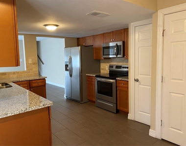 12625 Memorial Drive - Photo Thumbnail 4