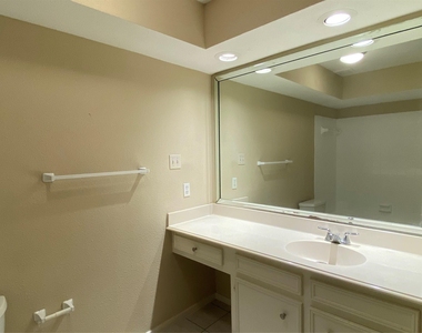 12625 Memorial Drive - Photo Thumbnail 9