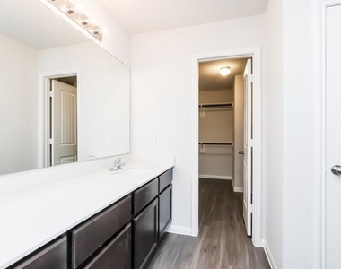 3619 Spy Glass Hill Drive - Photo Thumbnail 10
