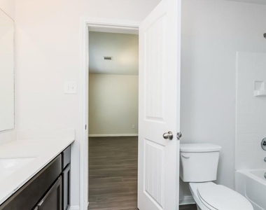 3619 Spy Glass Hill Drive - Photo Thumbnail 14