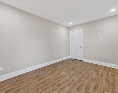11107 Cedarview Lane - Photo Thumbnail 11