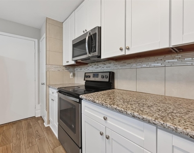 11107 Cedarview Lane - Photo Thumbnail 15