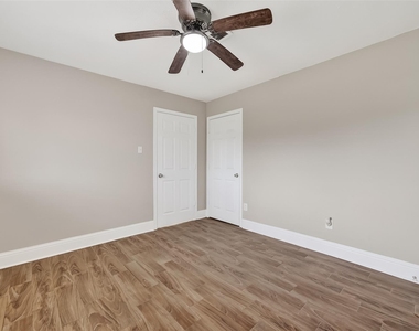 11107 Cedarview Lane - Photo Thumbnail 24