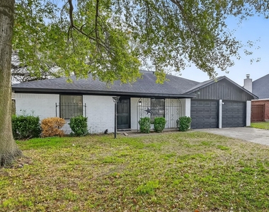 11107 Cedarview Lane - Photo Thumbnail 1