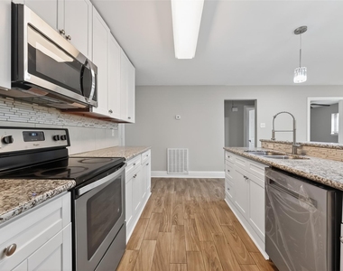 11107 Cedarview Lane - Photo Thumbnail 18