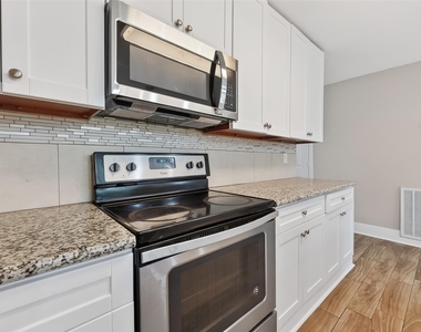 11107 Cedarview Lane - Photo Thumbnail 16