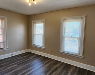 52 Davis Street - Photo Thumbnail 16