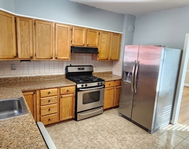 52 Davis Street - Photo Thumbnail 12